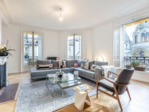 PARIS 8 - APPARTEMENT - 3 CHAMBRES - 4 ADULTES