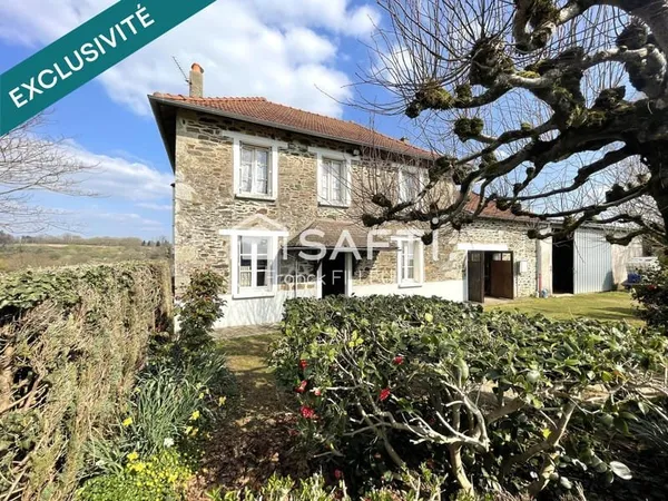 Jolie maison ancienne avec garage, cadre de rêve!