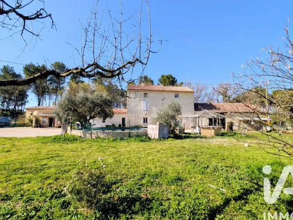 Maison 8 pièces 266 m²