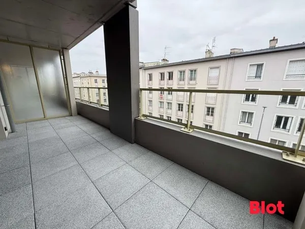 A vendre chez Blot Immobilier - Brest Saint Louis Appartement de type 4 de 94.12 m²