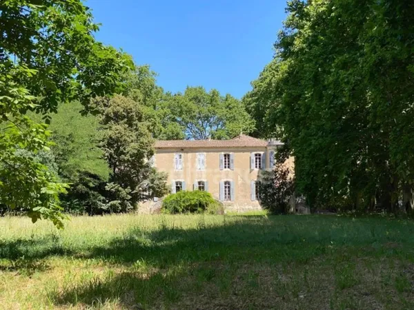Dpt Gard (30), à vendre dans le Gard, propriété viticole en AOP Côtes du Rhône sur 25 hectares avec 