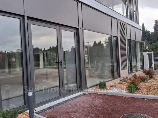Immeuble commercial