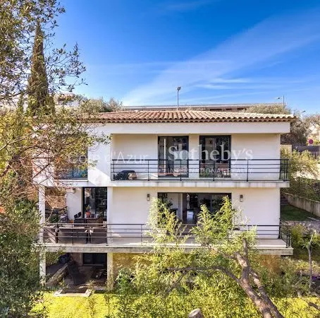 Maison 7 pièces 177 m²