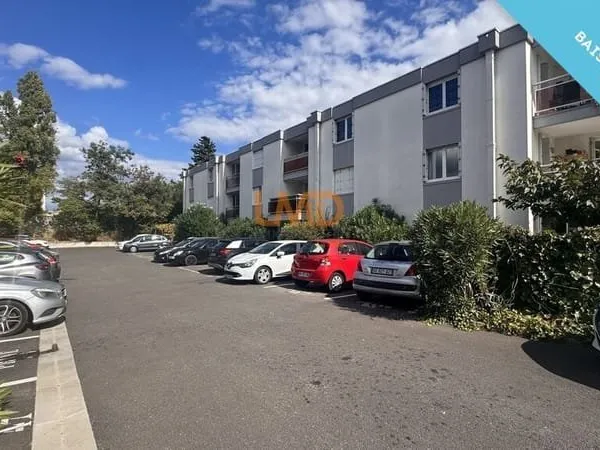 Idéal investisseur. T2 45 m²,parking privatif, secteur gare Sain