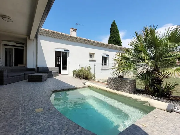Maison de ville avec jardin et 3 logements locatifs dont 1 professionnel