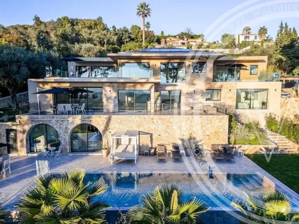 Villa 9 pièces 372 m²