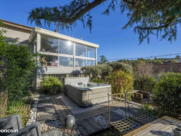Villa 6 pièces 135 m²