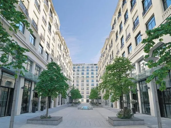 Bureaux 593 m²