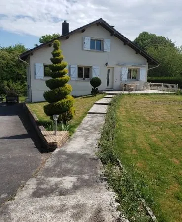 Maison 5 pieces 118m2 sur 17 ares de terrain