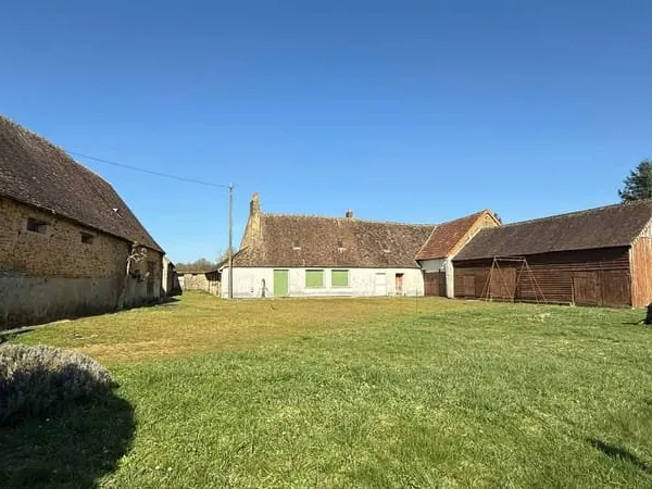 Propriété avec dépendances - 4 pièces -Fort potentiel - Produit rare