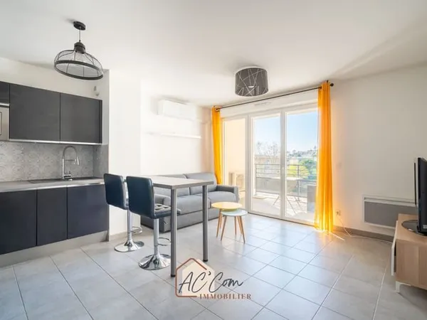 Marseille 13011 T2 meublé 37,83 m2 + terrasse + parking