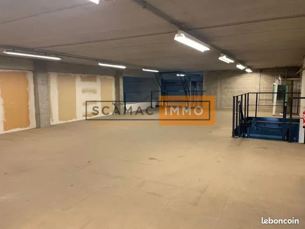 Local d'activité 959 m²