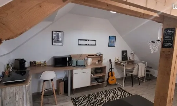 Loue chambre meublée