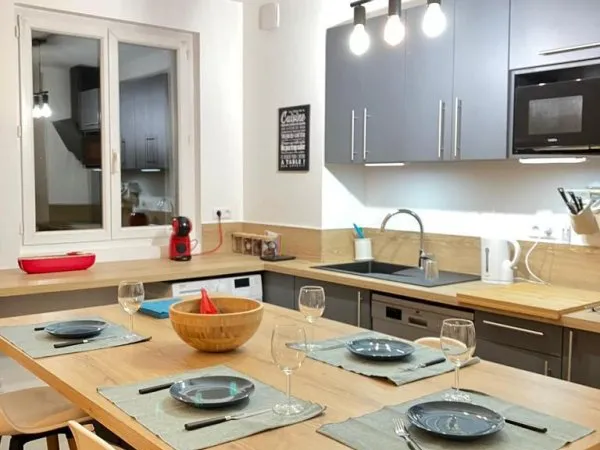 Colocation tout confort, meublée - 1 Chambre Disponible - 10 min à pied du Métro Arènes