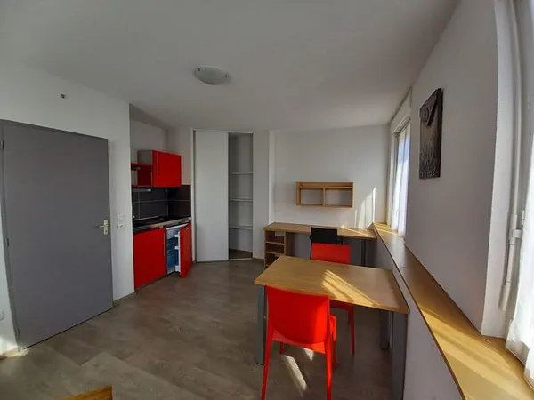 Appartement T2 - CLERMONT-FERRAND - Quartier Salins Exclusivement Réservé aux Etudiants