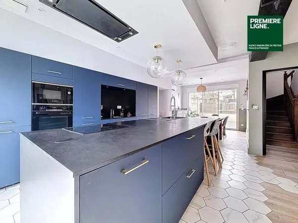 Maison 10 pièces 160 m²