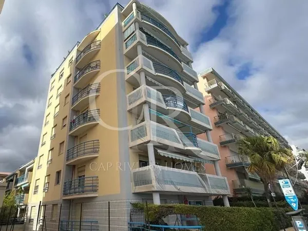 2 PIECES ROQUEBRUNE
