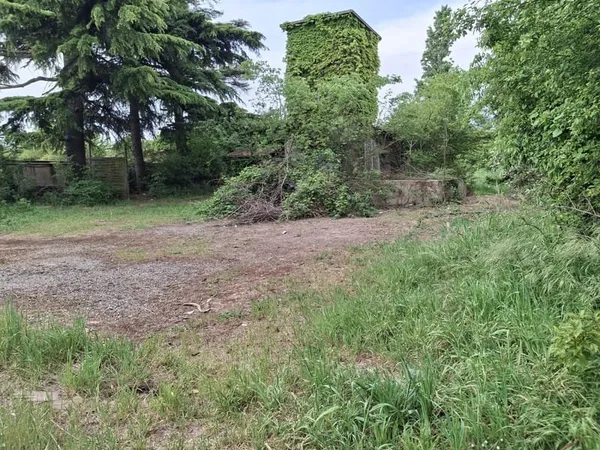 Charmes sur rhone parcelle de terrain constructible d'enviro