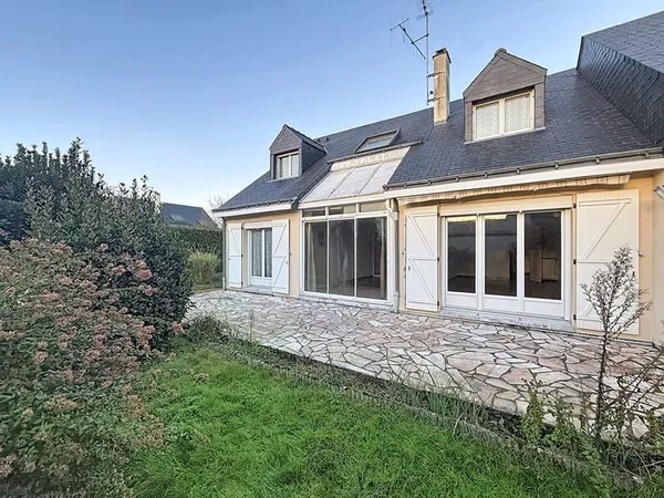 Maison à vendre aux Ponts de Cé Quartier La Guillebotte - 4 chambres avec vie de plain pied proche c