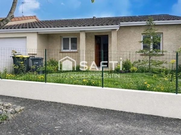 Maison de plein pied avec jardin, double loggia et garage