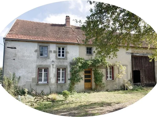 Auv 1202 : Maison partiellement rénovée, granges, 3970m2, belle vue.