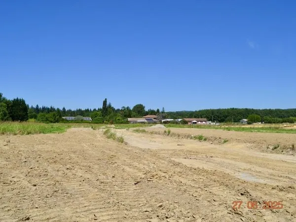 Terrain 822 m²