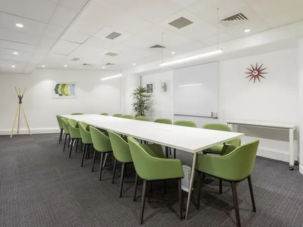 Espace de bureau ouvert tout compris pour vous-même et votre équipe à LYON, Gerland