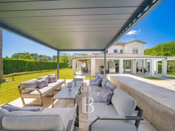 Villa 7 pièces 234 m²