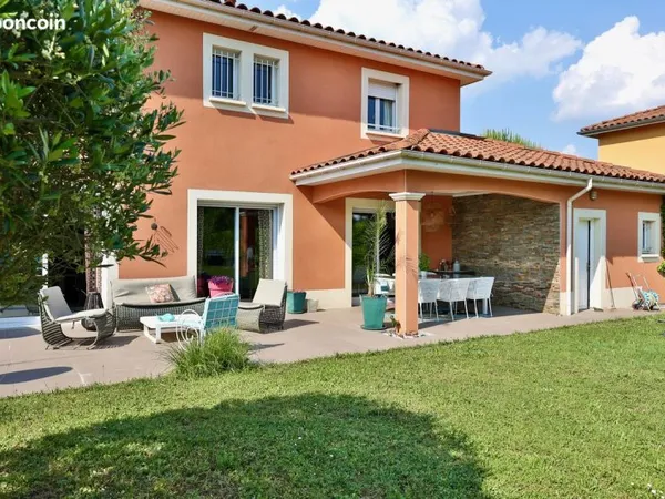 CRAPONNE, villa T6 avec jardin