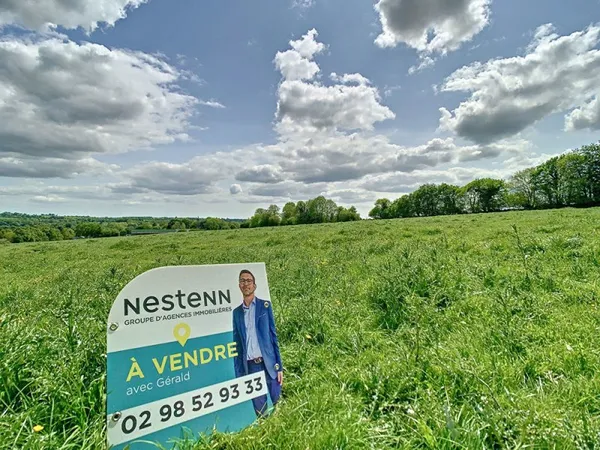 Terrain plat, constructible et viabilisé de 441 M²