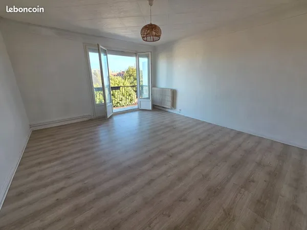 Appartement 4 pièces avec balcon