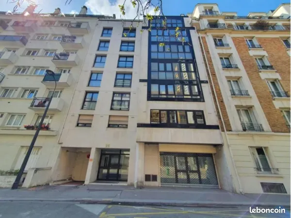 Bureau 151 m²