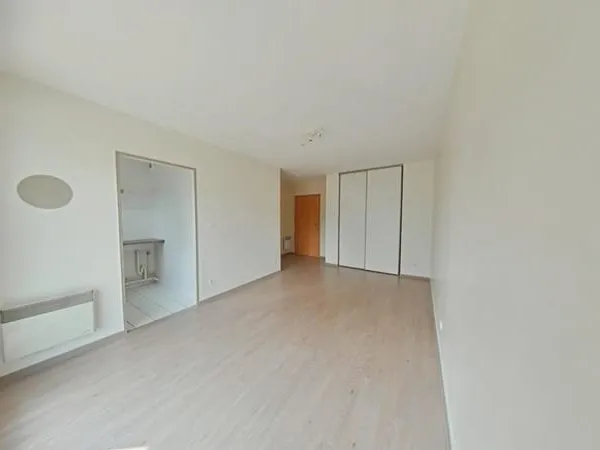Studio avec balcon et parking - Levée de la Loire, La Riche