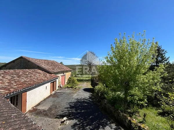 A VENDRE, Ancienne ferme, maison en pierres 15 mn de Périgueux 4 pièce(s) 123 m2 environ 3775 m2 de 