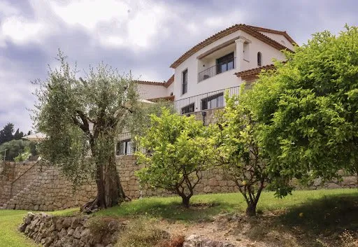 Villa 13 pièces 800 m²