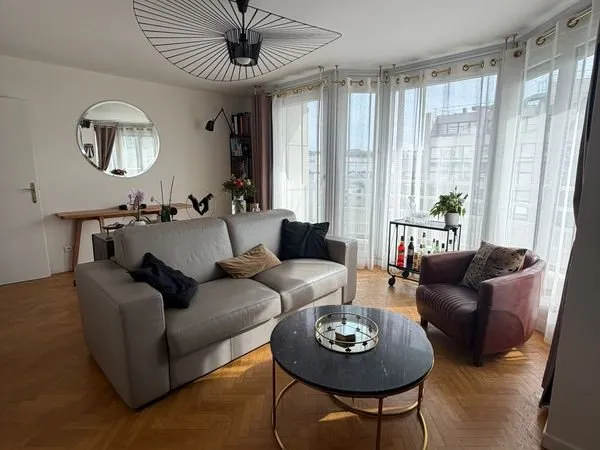 Appartement 3 pièces - 63 m² - 5ème étage avec ascenseur - Balcon et cave