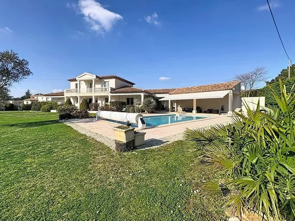 Villa Saint-cannat 5 pièce(s) 210 m2