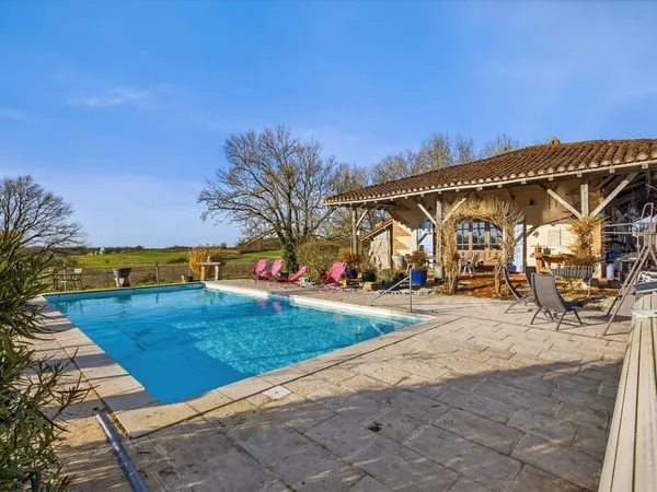 Ferme bressane de charme du XVIIIe, entre Saône-et-Loire, Jura et Ain - 240 m2 - Piscine