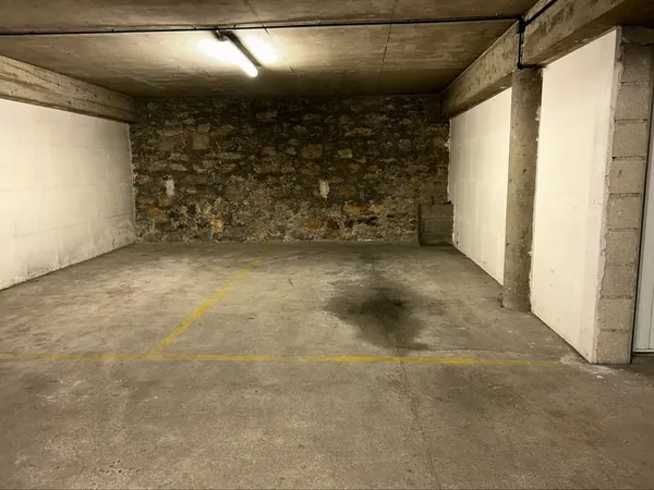 Parking 13 m²