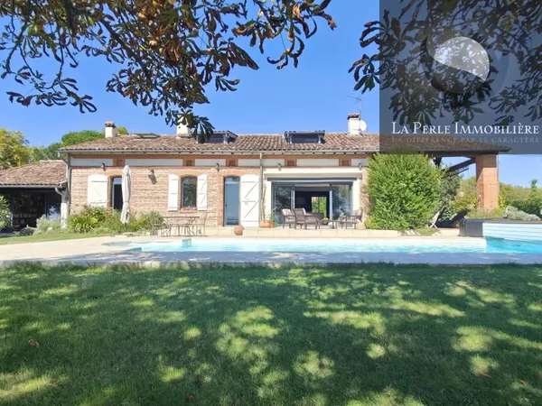 Maison 9 pièces 260 m²