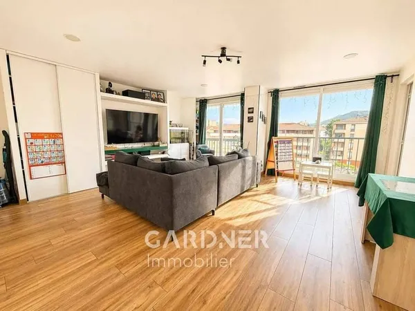 Appartement 4 pièces 82 m²