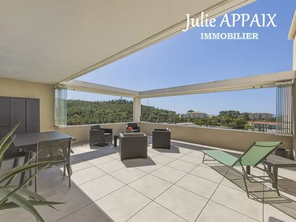 APPARTEMENT 4 PIECES DERNIER ETAGE AVEC UNE GRANDE TERRASSE,