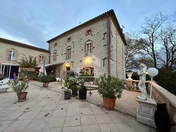Demeure Cadalen 7 pièce(s) 440 m²