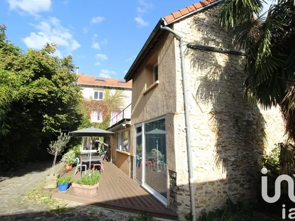 Maison 7 pièces 217 m²
