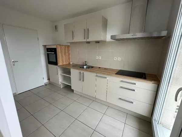 A LOUER dans une résidence de standing - Appartement F3 - 62 m2 - SAINTE SUZANNE