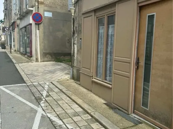 Studio Non Meublé Au Rez de chaussée CENTRE VILLE THIVIERS