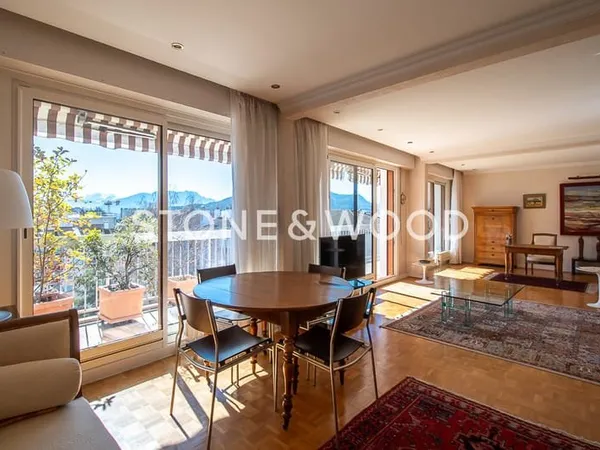 Grand appartement avec vue dégagée