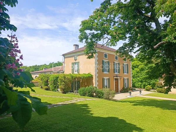Maison 10 pièces 316 m²