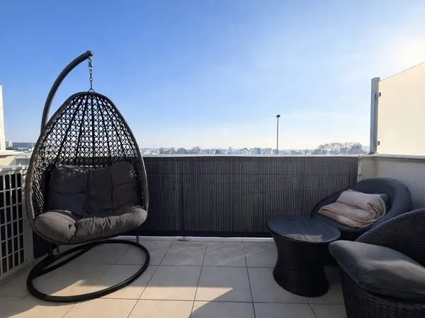 ** SUPERBE APPARTEMENT DE 4 PIECES AVEC BALCON **