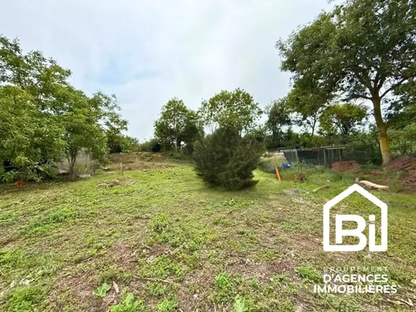 Terrain 950 m²